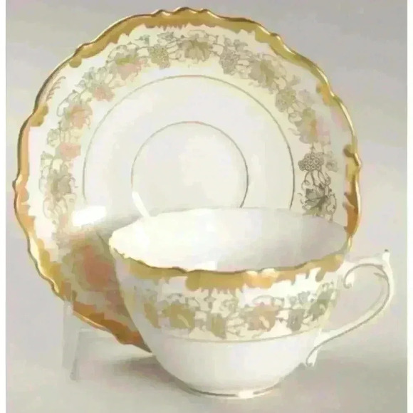 Coalport Hazelton -Footed Tea Cup and Saucer Set (4) - Picture 1 of 5